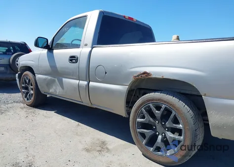 2002 Chevrolet Silverado 1500 из США, поврежденный, VIN 1GCEC14W82Z158814